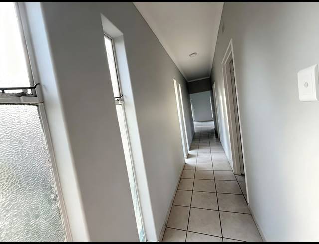 4 BEDROOM HOUSE FOR SALE IN VAN RIEBEECK PARK
